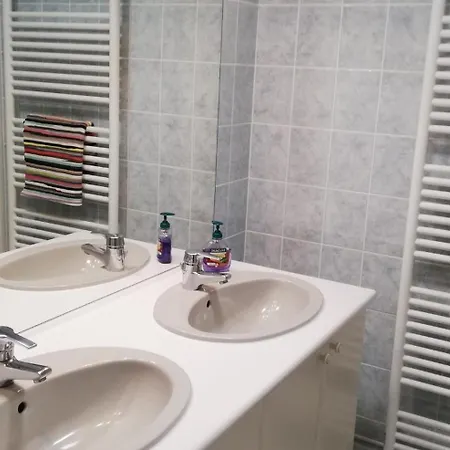 Semesterbostad Arsuzon Josse